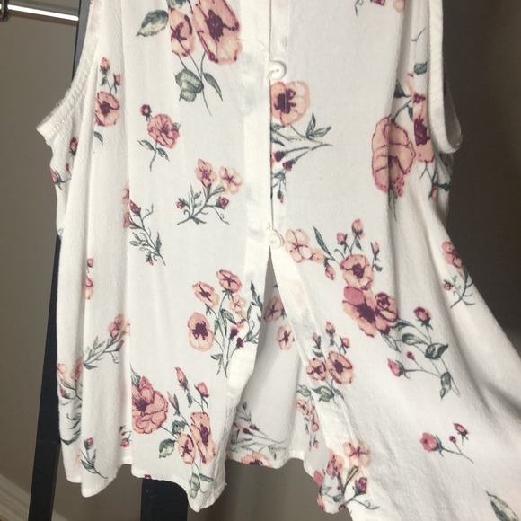 Cute flower high neck tank top - Picture 3 of 3